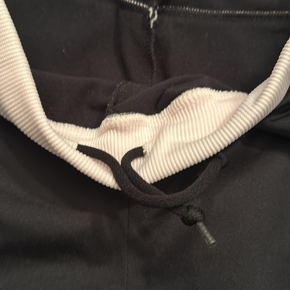 Adidas pants, medium in size Black with a soft pink color details - Picture 8 of 11